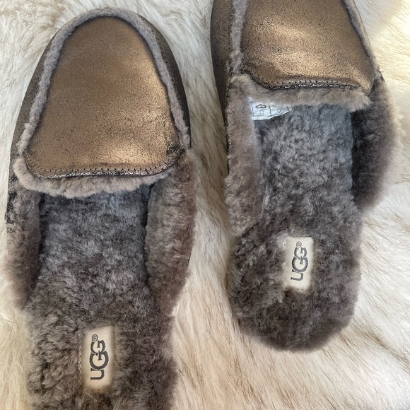 UGG Women Slippers Metallic Charcoal Gray Size 5 - Picture 7 of 7